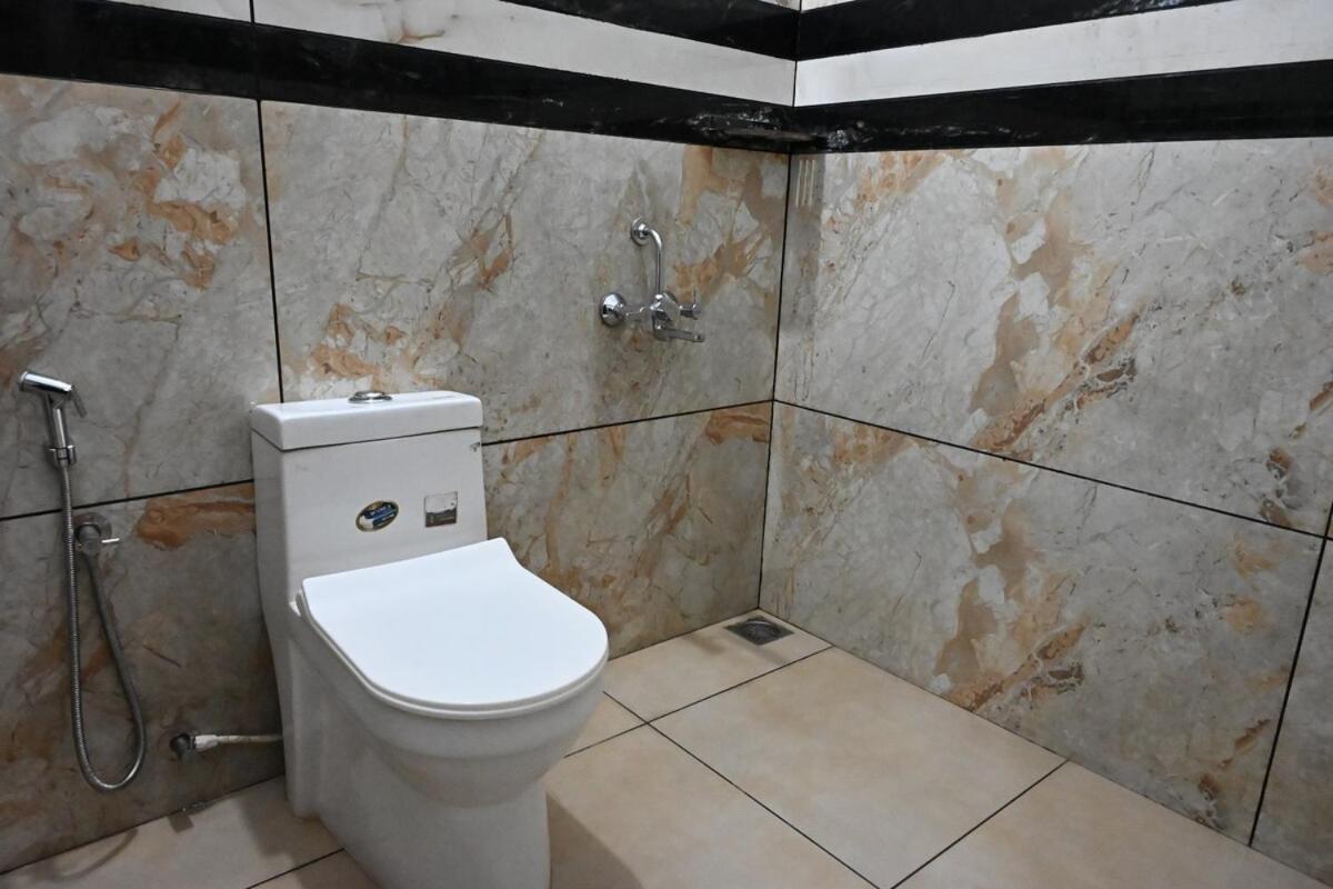Apartament Elamkulam Penthouse - 3Bhk Ac With Kitchen - Kochi Chottanikara Zewnętrze zdjęcie